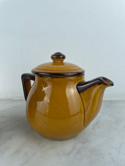 Lot de deux céramiques vernissées orangé...
