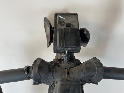 The Robot - Sculpture Art Brut - Unidentified...