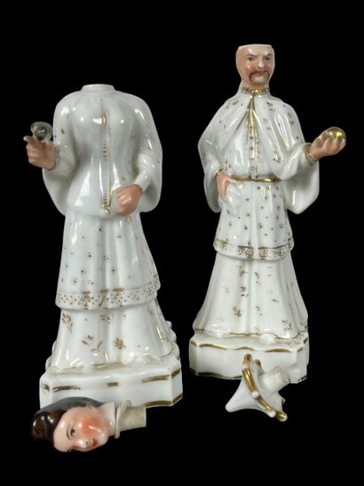 Flacons de parfum figuratif en porcelaine...