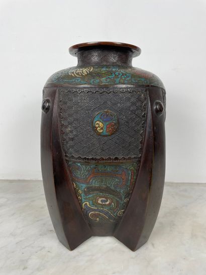 Japon, période Meiji (vers 1880-1900) - Vase...