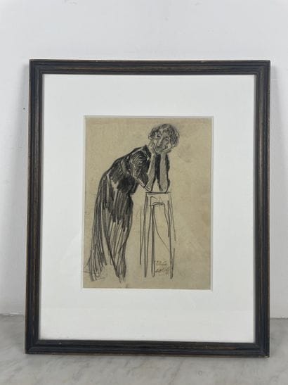 Oleffe Auguste (1867 1931) Jeune femme accoudée
Fusain...