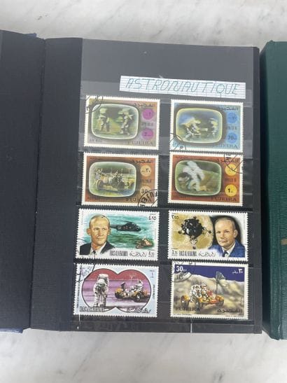Lot d’albums de timbres-poste Collection...