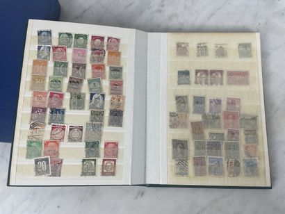 Lot d’albums de timbres-poste Collection...