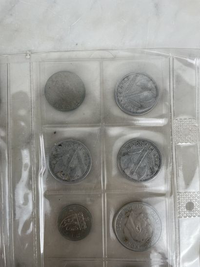 Lot d’environ 650 g de pièces de monnaie...