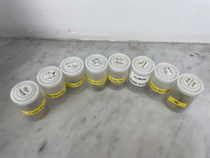 Crate of numismatic capsules French francs...