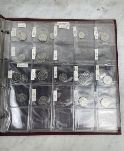 Set of 3 numismatic binders French and foreign...