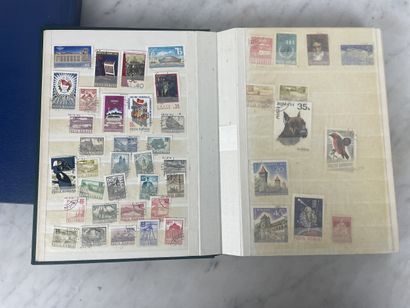 Lot d’albums de timbres-poste Collection...
