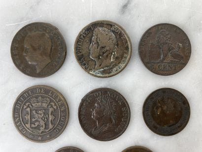 Ensemble de monnaies étrangères XIX siècle
Lot...