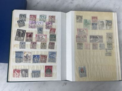 Lot d’albums de timbres-poste Collection...