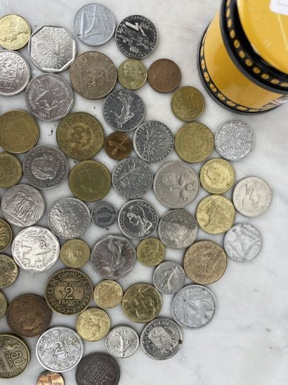 Lot of various French and foreign coins.
Set...