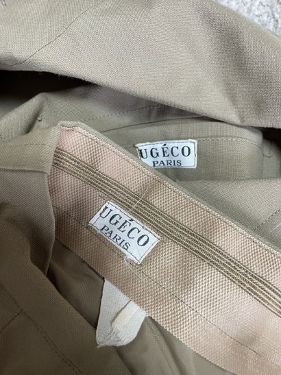 Lot de vêtements et accessoires militaires...