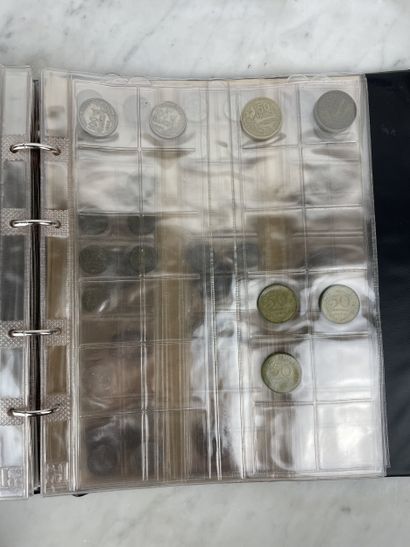 Classeurs numismatiques French coins in francs...