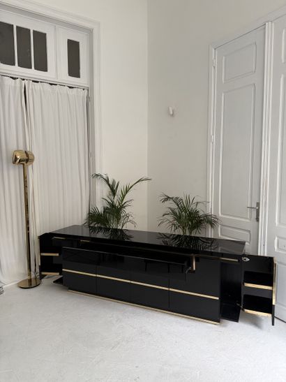 Jean-Claude Mahey (designer) pour Roche Bobois...