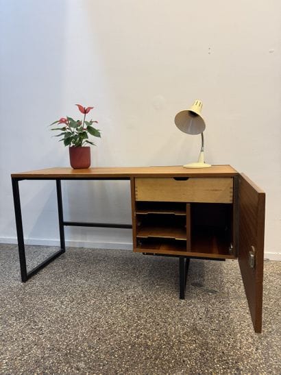 Pierre Guariche (1926 1995) Bureau pour enfant,...