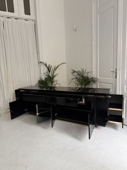 Jean-Claude Mahey (designer) pour Roche Bobois...