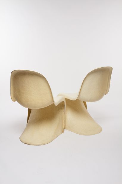 Paire de « Panton Chair » en fibre de verre...
