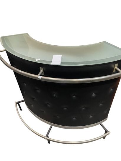 Bar Style vintage, simili cuir et verre
Comptoir...