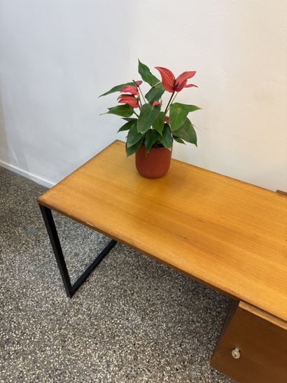 Pierre Guariche (1926 1995) Bureau pour enfant,...