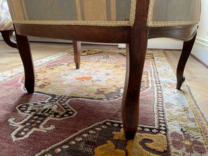 Fauteuil à dossier bergère à oreillettes...