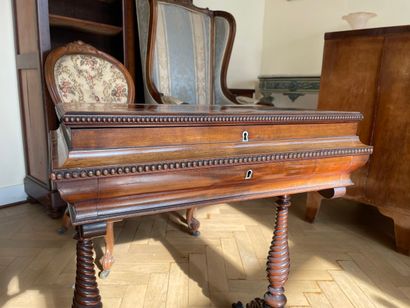 Table / petit bureau néo-Renaissance, France,...