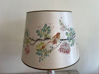 Ensemble de deux vases, une lampe et un dessous-de-vase

Lot...