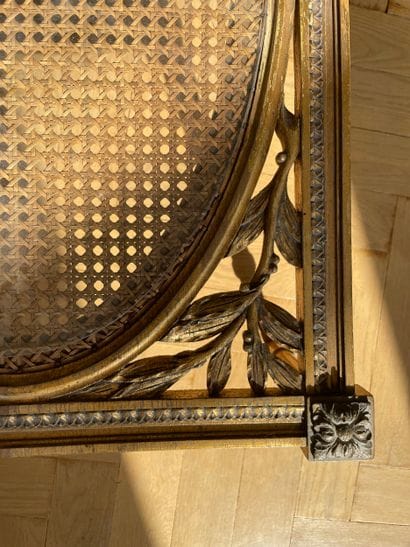 Table basse de style Louis XVI, XX siècle

Table...