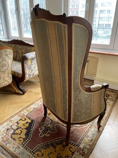 Fauteuil à dossier bergère à oreillettes...