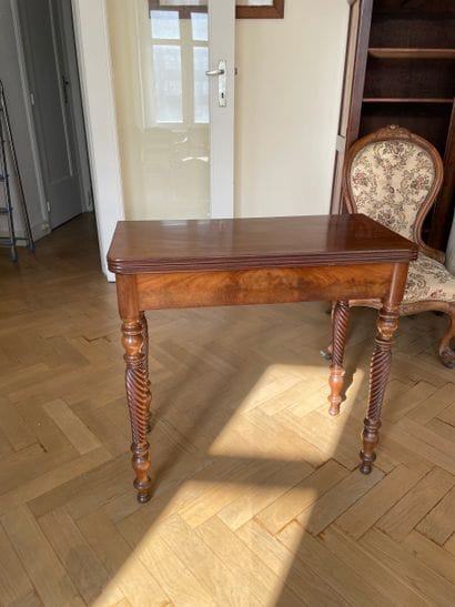 Table à jeu (XIX siècle)

Table à jeu en...