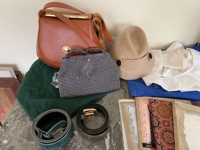 Lot d’accessoires de mode divers

Ensemble...