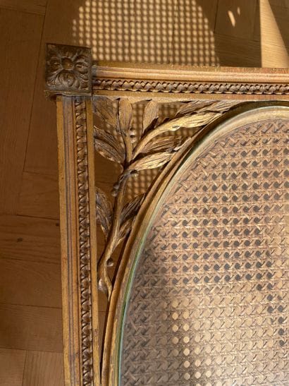 Table basse de style Louis XVI, XX siècle

Table...