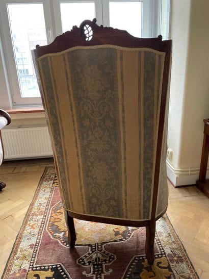 Fauteuil à dossier bergère à oreillettes...