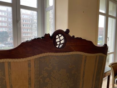 Fauteuil à dossier bergère à oreillettes...