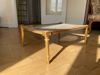 Table basse de style Louis XVI, XX siècle

Table...