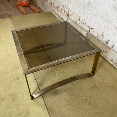 Table basse en métal et verre - Travail des...