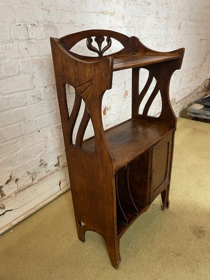 Meuble porte-revues Art nouveau 
Petit meuble...