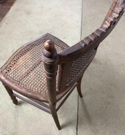 Lot de trois chaises en bois et cannage,...