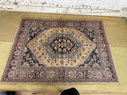 Wool carpet with central medallion decoration,...