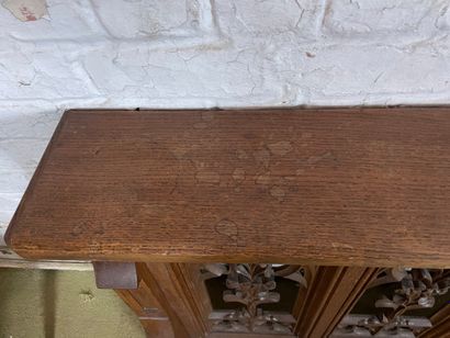 Paire de panneaux en bois de style néo-gothique...