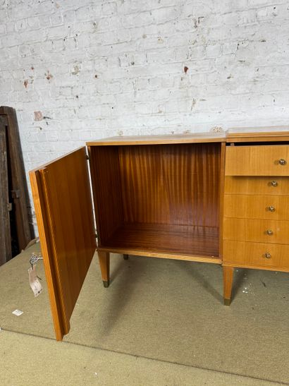 Enfilade moderniste en bois, travail du milieu...