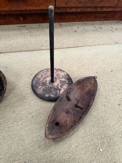 Two ethnographic masks - Africa 
Set of two...