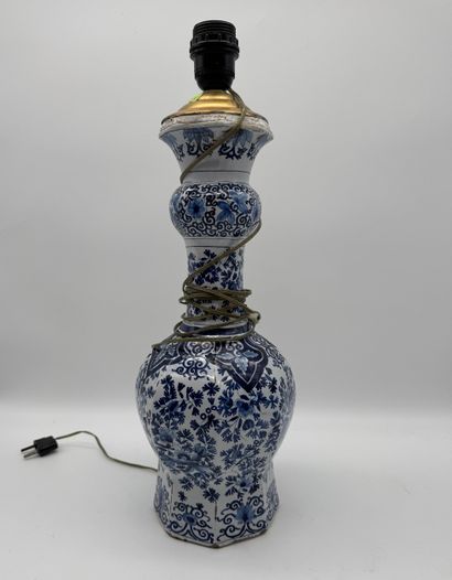 Lot de 4 lampes de table
Ensemble comprenant...