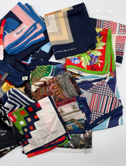Lot de foulards de marques et qualités diverses
Ensemble...