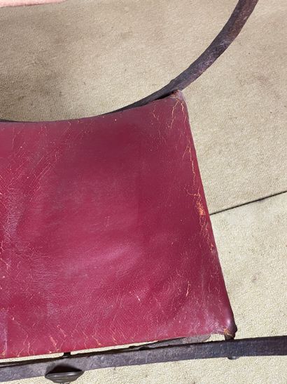 Paire de fauteuils de style néoclassique,...