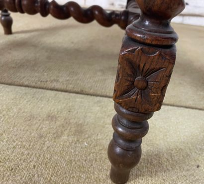 Fauteuil en bois sculpté et cannage - Style...