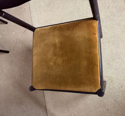 Ensemble de salle à manger moderniste dans...