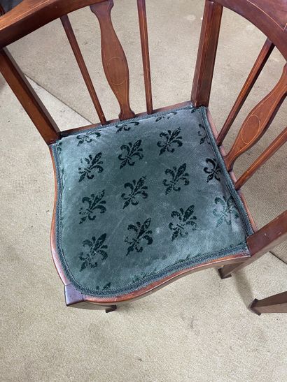 Suite de 3 fauteuils dits « baignoire » de...