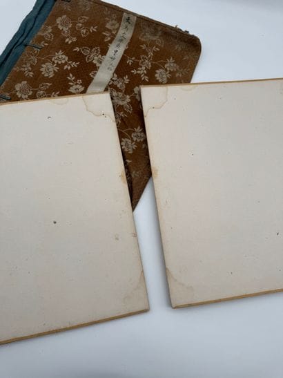 Album de peintures sur soie, travail asiatique...