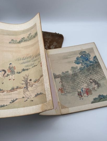 Album de peintures sur soie, travail asiatique...