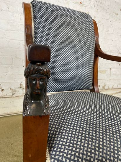 Fauteuil de style Empire 
Fauteuil en bois,...