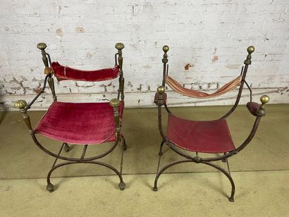 Paire de fauteuils de style néoclassique,...
